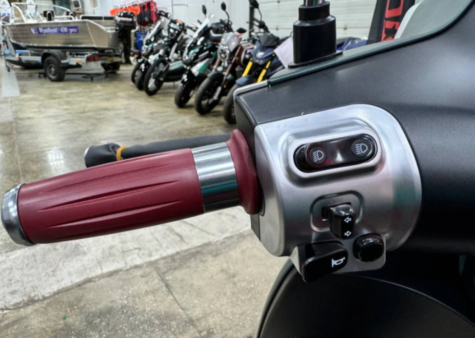 Скутер PROMAX Miami 240 (49) в Мытищах