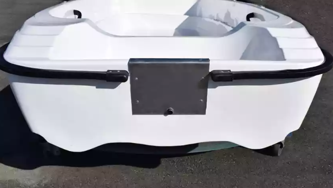 Стеклопластиковая лодка Пингвин (тримаран) в Мытищах