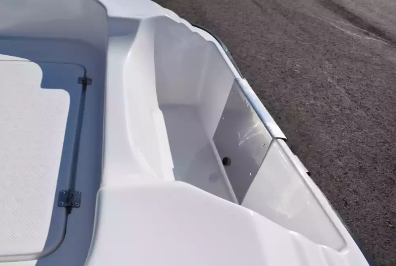 Стеклопластиковая лодка Пингвин (тримаран) в Мытищах