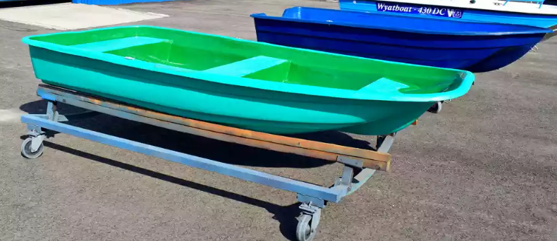 Стеклопластиковая лодка Старт (тримаран) в Мытищах