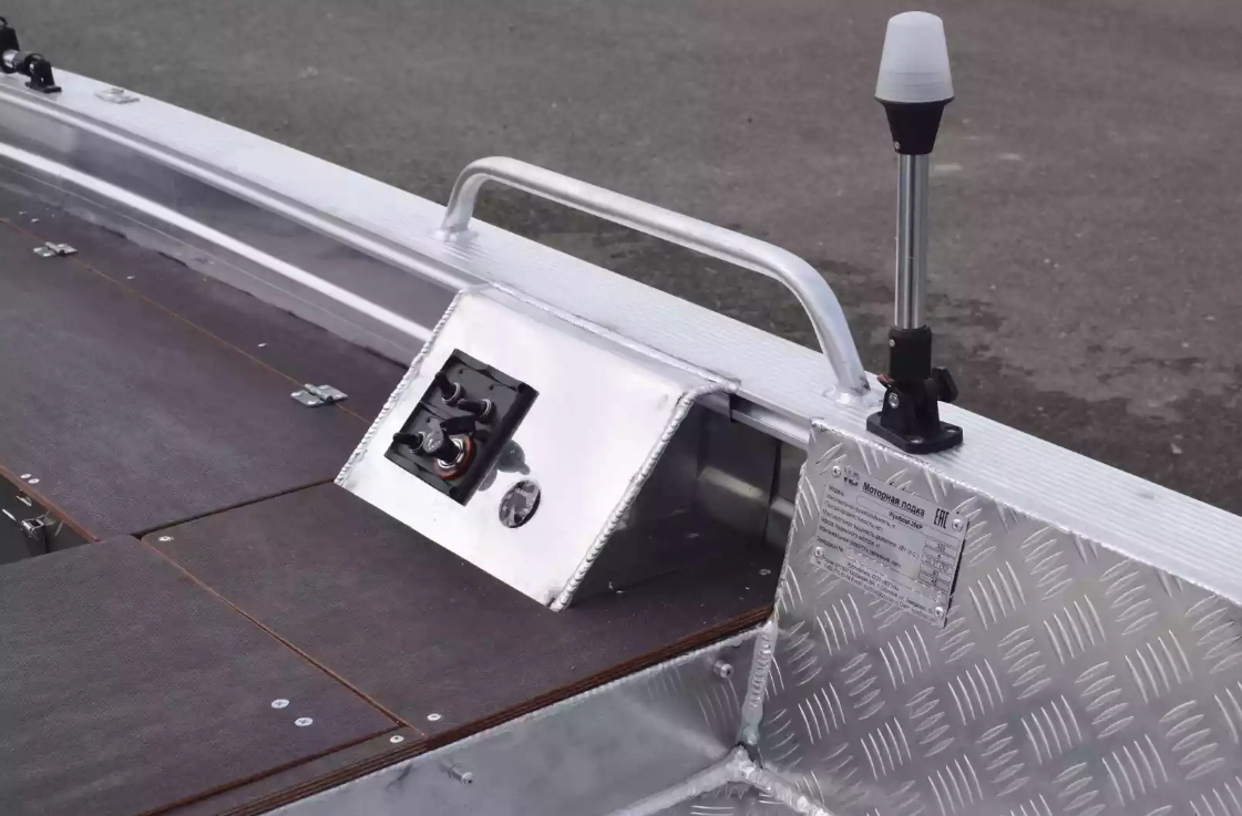 Алюминиевая лодка Wyatboat-390РМ в Мытищах