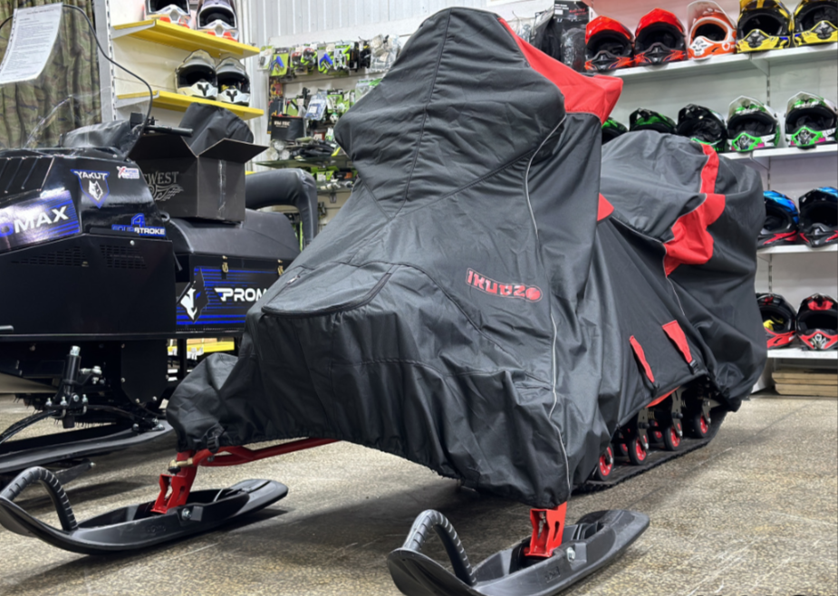 Чехол транспорт. снегохода IKUDZO HUNTER черно-красный Оксфорд ПРЕМИУМ качества с лого IKUDZO в Мытищах