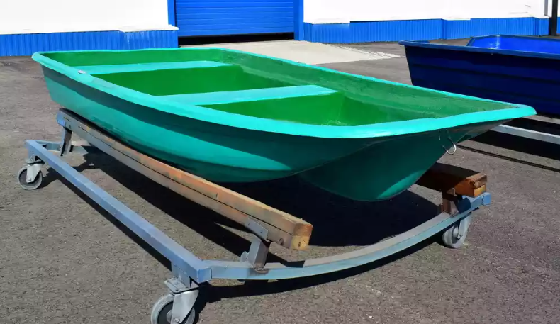 Стеклопластиковая лодка Старт (тримаран) в Мытищах