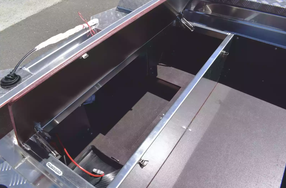 Алюминиевая лодка Wyatboat-390 DCM в Мытищах