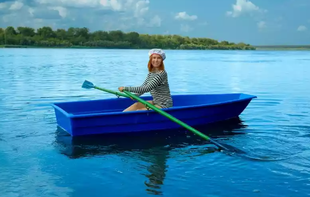 Стеклопластиковая лодка Малютка в Мытищах