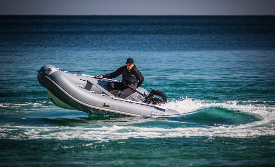 Лодка GLADIATOR RIB380AL в Мытищах