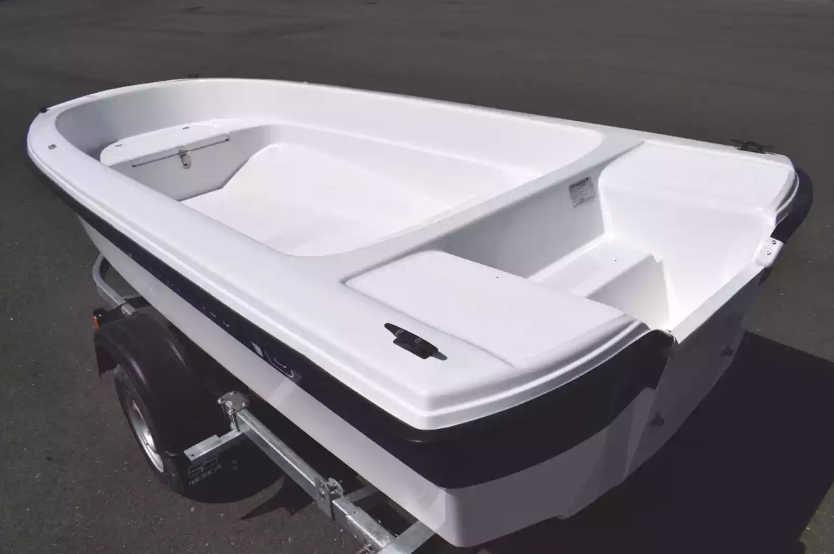 Стеклопластиковая лодка Wyatboat 430 тримаран в Мытищах