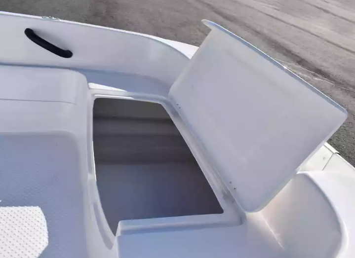 Стеклопластиковая лодка Пингвин (тримаран) в Мытищах