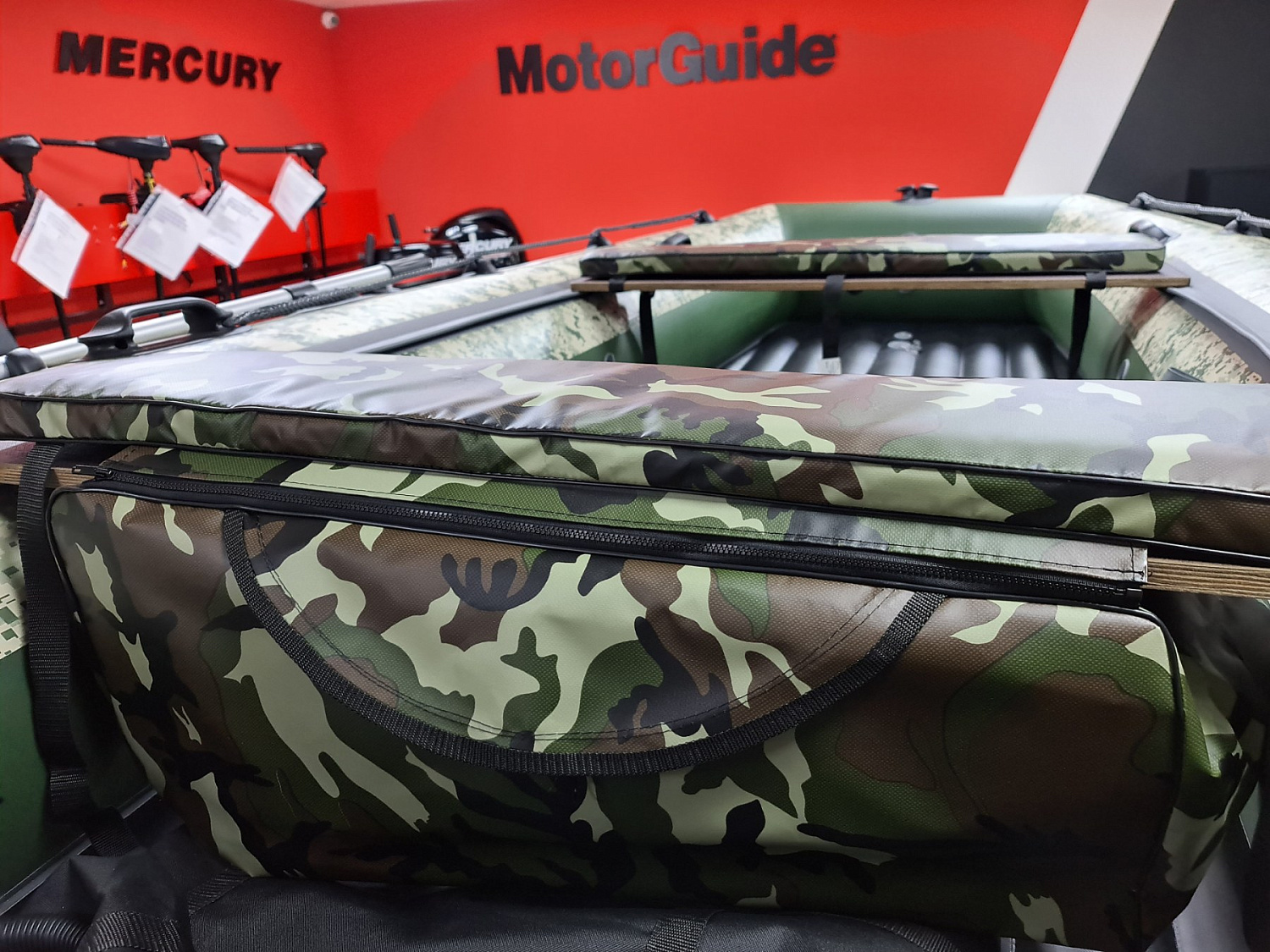 КОМПЛЕКТ МЯГКИХ НАКЛАДОК С СУМКОЙ ДЛЯ ЛОДОК 80Х20 КАМУФЛЯЖ в Мытищах